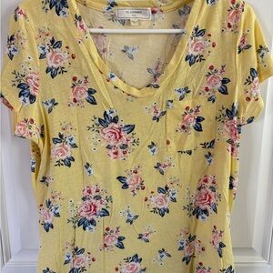 No Comment Yellow Floral Women's Short Sleeve Top
